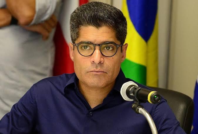 SOU EU, DEPOIS EU TAMBÉM