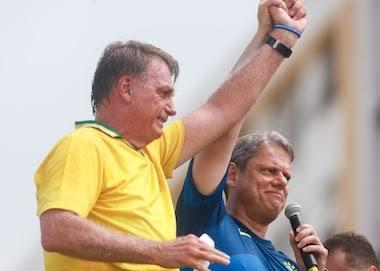 MAIS UMA MANIFESTAÇÃO 