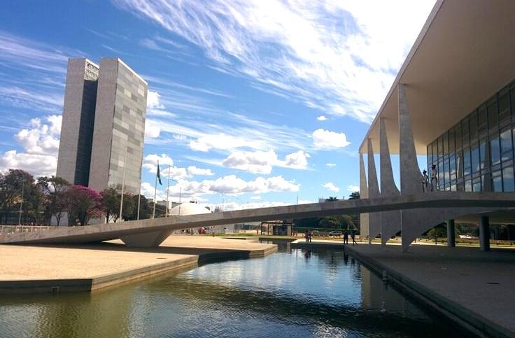 QUE OS REPRESENTANTES DO POVO TENHAM JUÍZO