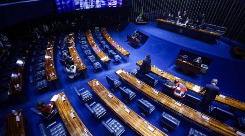 Enquanto o Povo Sofre, Senadores Brindam: Dinheiro Público Gasto em Bebidas
