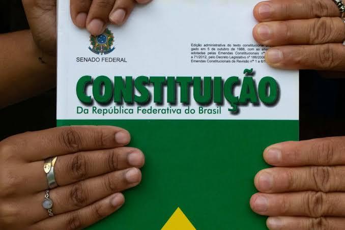 O BRASIL NÃO É UMA REPUBLIQUETA