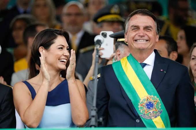 A AUSÊNCIA DE MICHELLE BOLSONARO