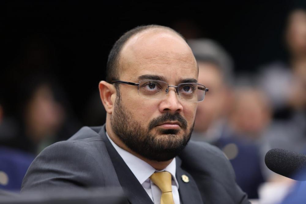 Oposição anuncia obstrução no Congresso após prisão domiciliar de Bolsonaro