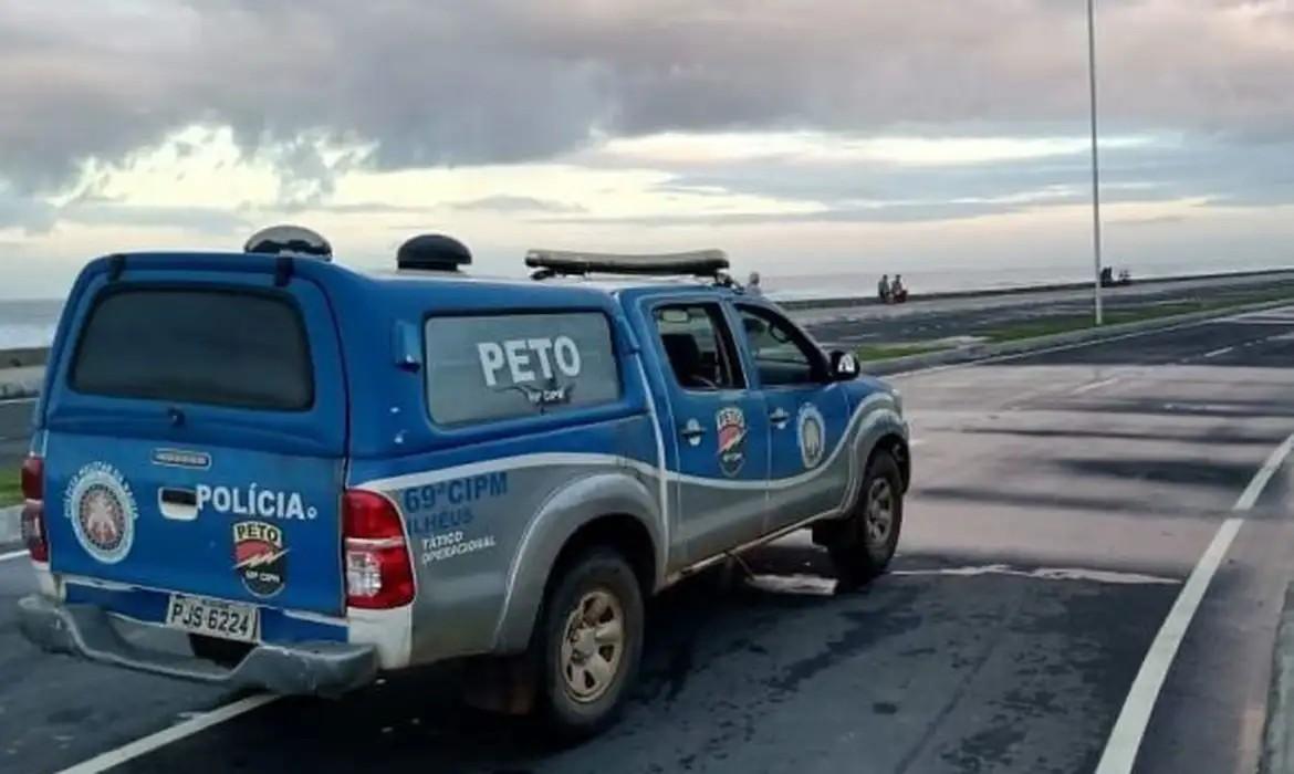 Polícia tenta desvendar assassinato de 3 mulheres em praia de Ilhéus