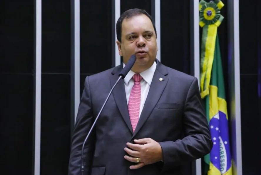 Operação Overclean: PF aponta R$ 7,9 milhões em propina ligada a contratos com emendas de Elmar Nascimento