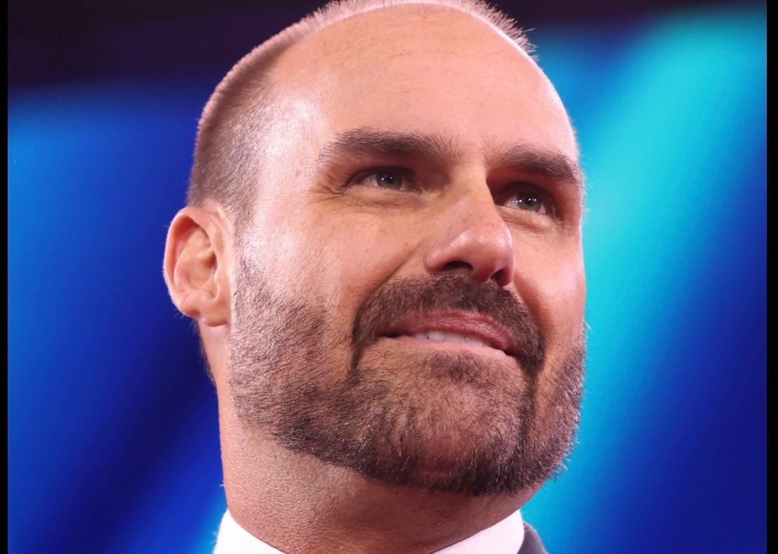 Eduardo Bolsonaro reage após fala de Trump sobre o ex-presidente em encontro com Lula