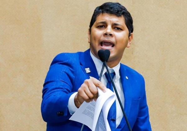 Deputado propõe inclusão do Dia do Orgulho Heterossexual no calendário oficial da Bahia