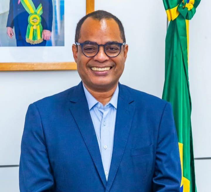 MAGNO LAVIGNE: A FORÇA DE UM FILHO DE ILHÉUS QUE TRANSFORMA ORIGEM EM MISSÃO PÚBLICA. 