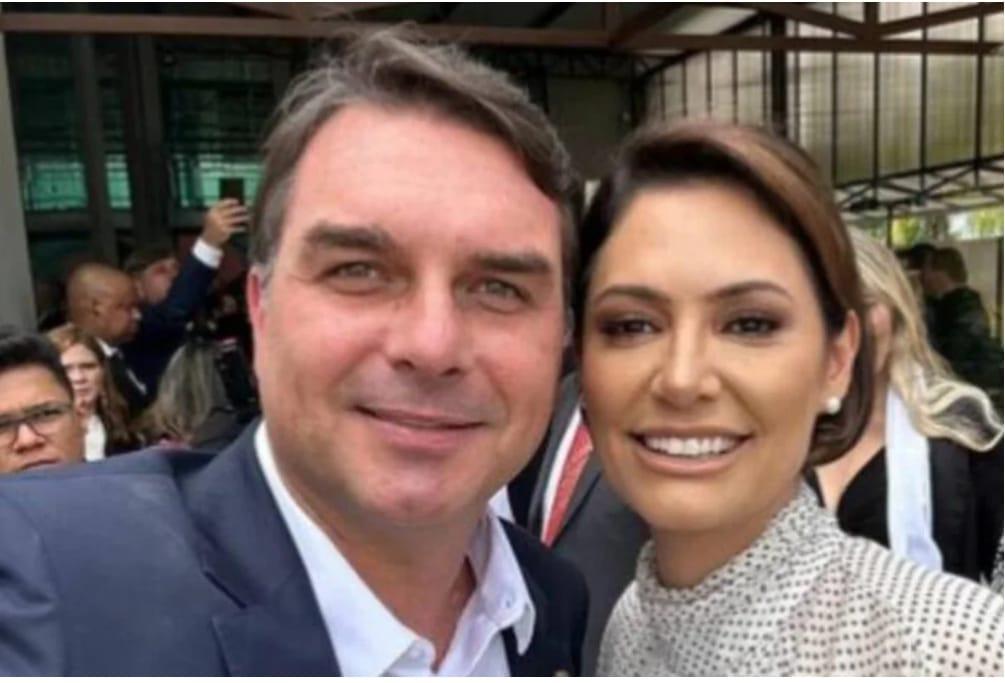 MICHELLE, O ASSESSOR E FLÁVIO BOLSONARO