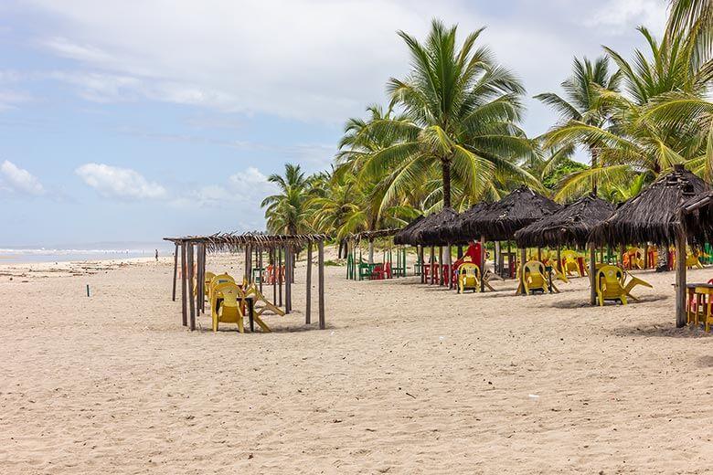 Ilhéus proíbe consumação mínima em barracas de praia após medida semelhante em Itacaré