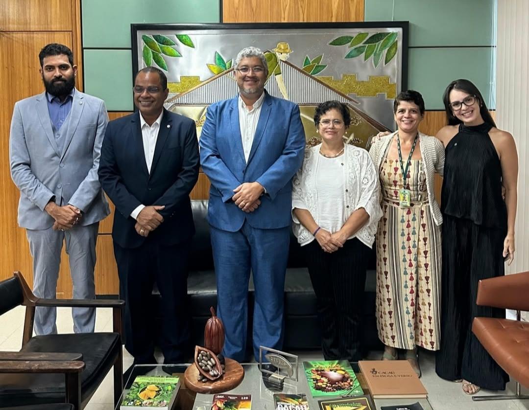 Magno Lavigne debate qualificação profissional e fortalecimento do eixo social da cadeia do cacau.