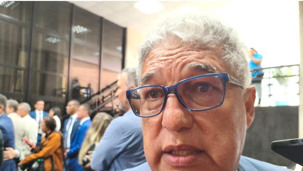 ROSEMBERG PINTO IGNORA RUPTURA ANUNCIADA DE ANGELO CORONEL