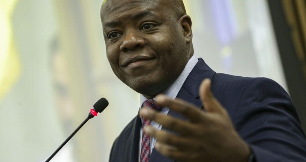 PGR denuncia Silvio Almeida ao STF por importunação sexual