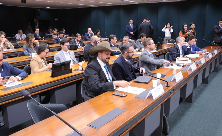 Conselho de Ética reúne-se nesta terça para votar representações