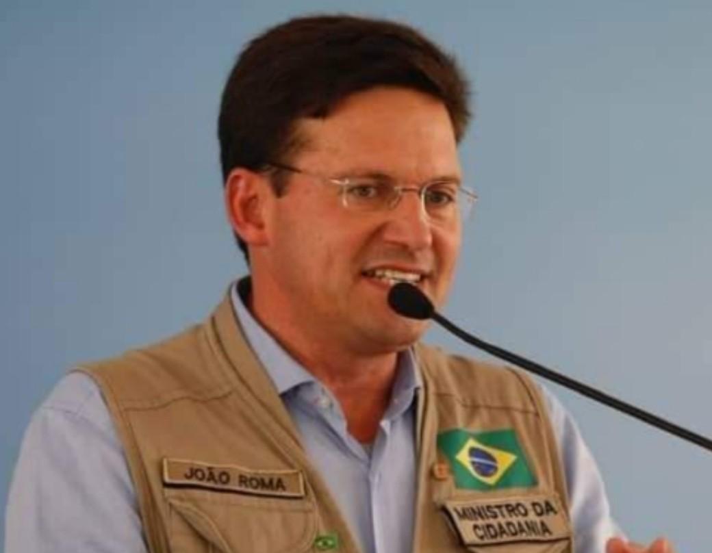 PRAGMATISMO POLÍTICO: JOÃO ROMA E ACM NETO EVITAM DESGASTE COM CRISE DE FLÁVIO