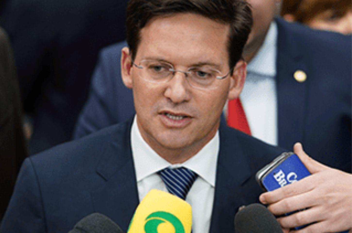 Eleições 2026: João Roma Chama Gestão de Rui Costa de 'Inoperante' e Critica Paralisação de Obras na Bahia