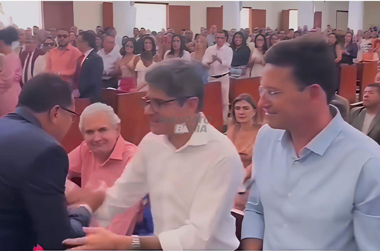 O TEATRO DOS POLÍTICOS