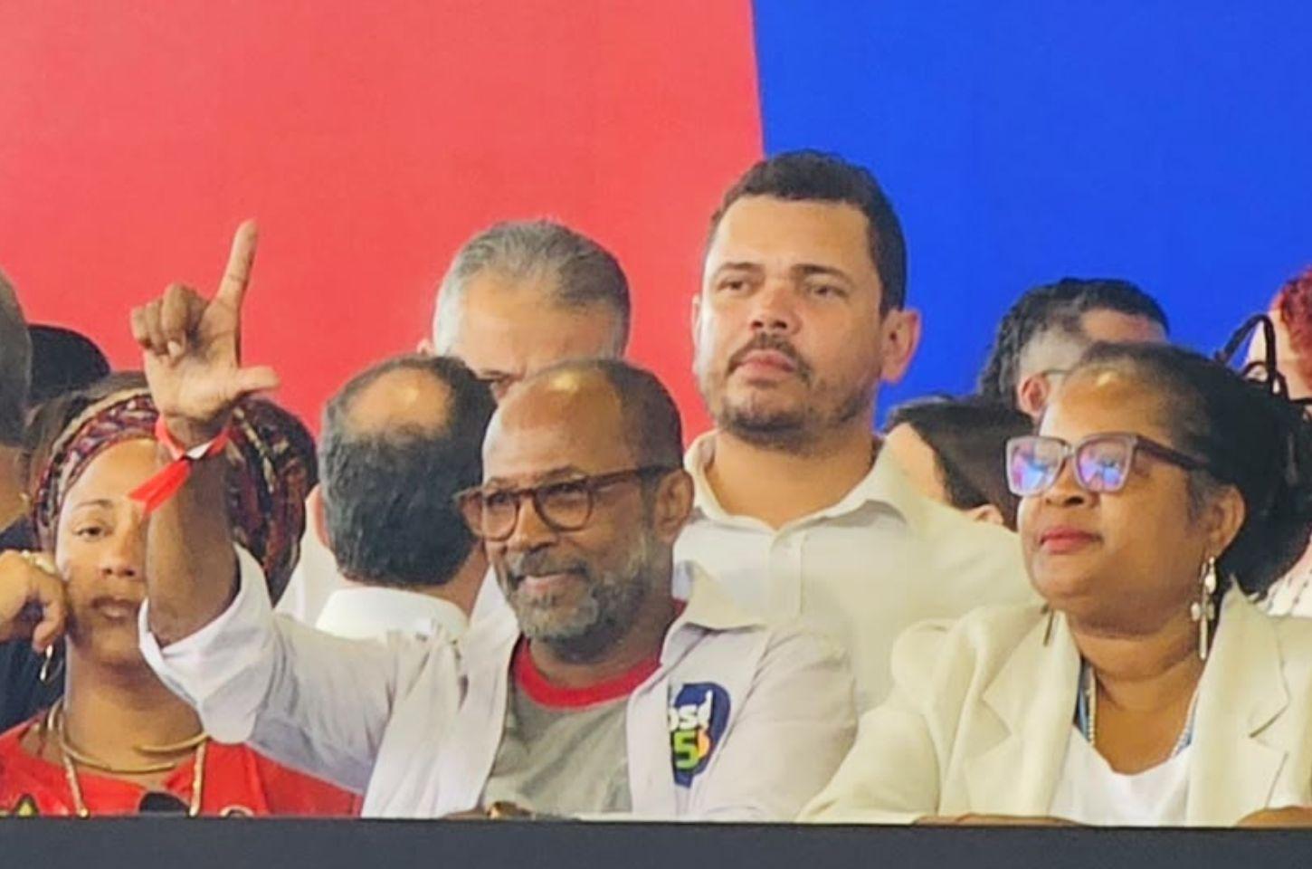 Com Lula, Bebeto Galvão participa de convenção da base governista na Bahia