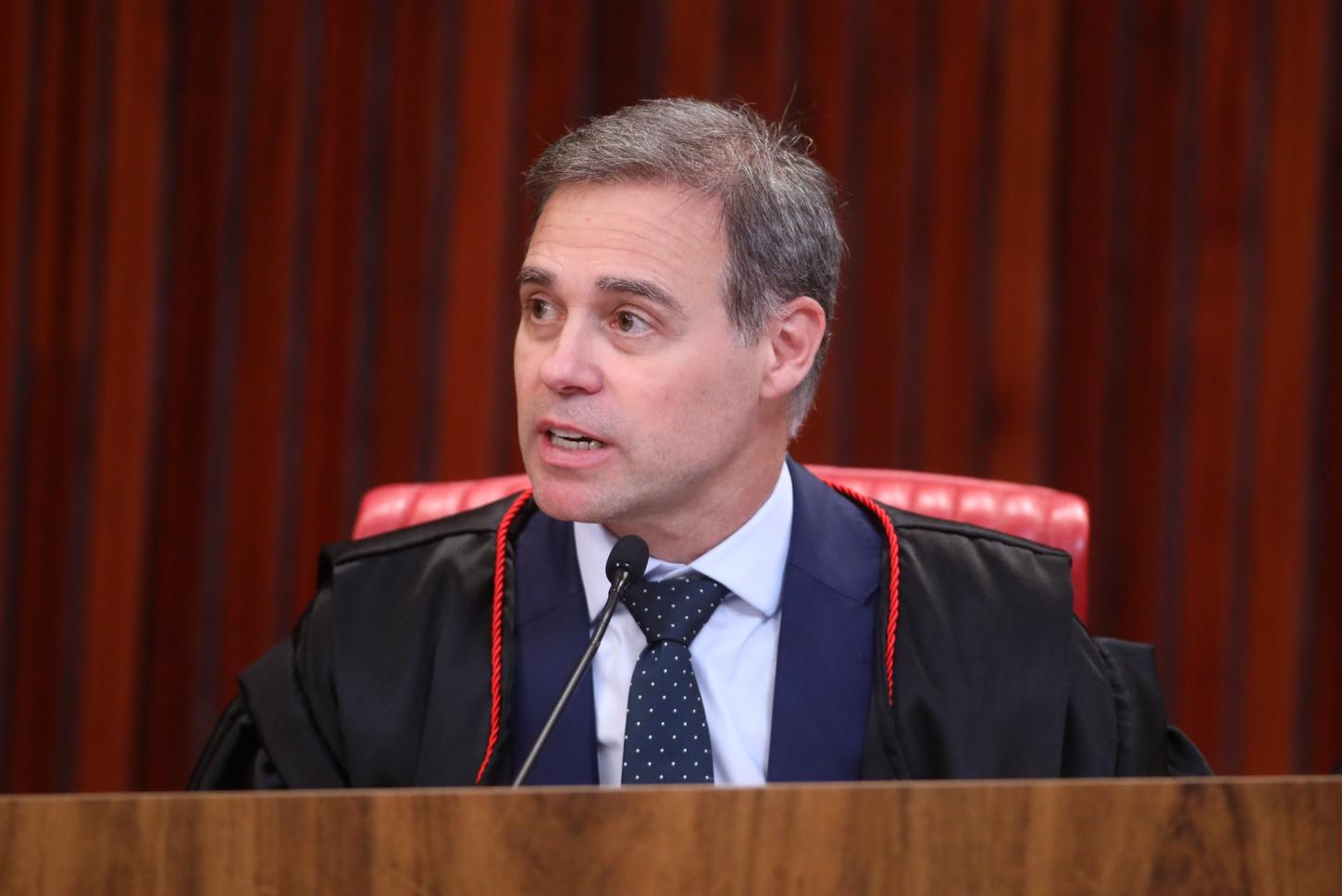 MENDONÇA E OS CASOS DO INSS E MASTER