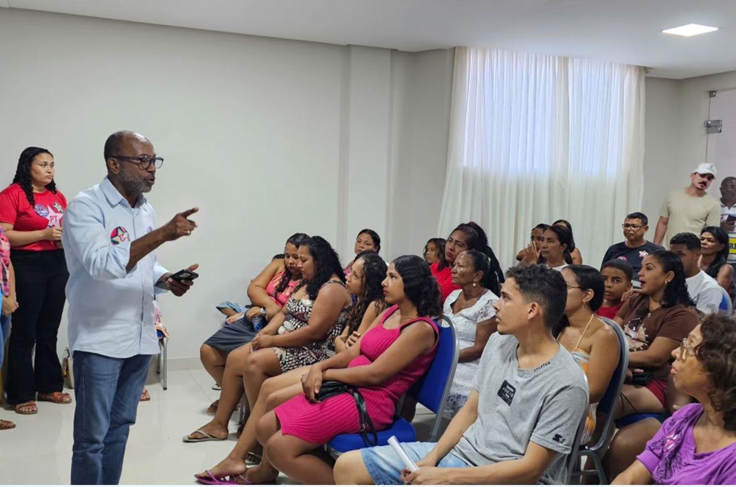 Em Xique-Xique, Bebeto e Gazo apresentam propostas a jovens, mulheres e famílias atípicas