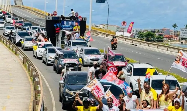 Bebeto lidera Carreata da Vitória e encerra campanha nas ruas de Ilhéus