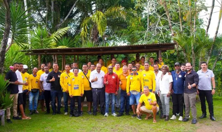 Bebeto prestigia festa da padroeira e recebe apoio da população e lideranças de Camamu