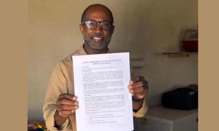 Candidato a deputado federal, Bebeto assina Carta-Compromisso pela defesa da causa animal