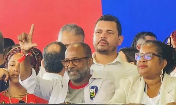 Com Lula, Bebeto Galvão participa de convenção da base governista na Bahia