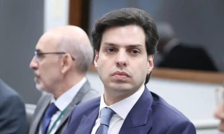Comissão aprova inclusão de imagem em notificação de multa de trânsito