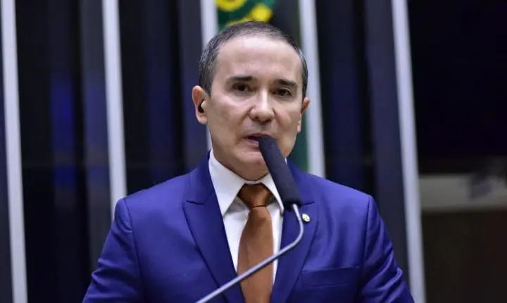 Comissão de Educação aprova proposta que prioriza recursos para escolas inclusivas