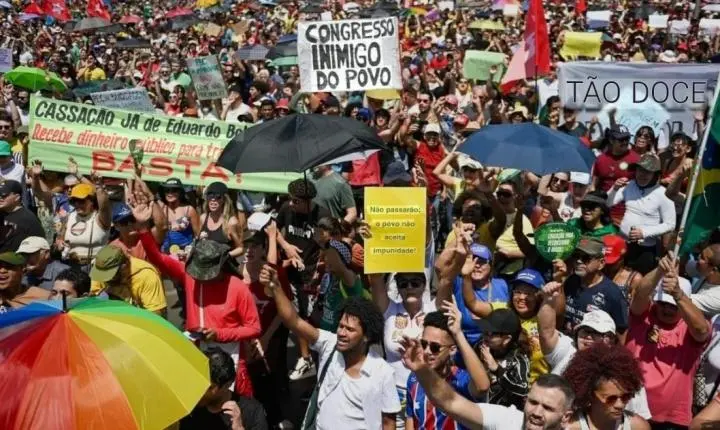 DIA DE PROTESTOS