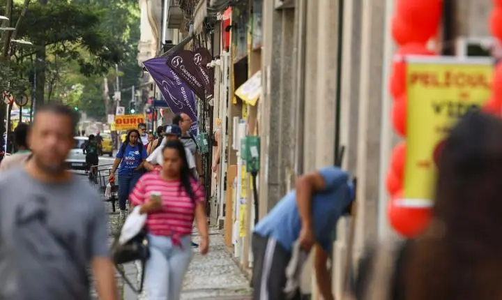 Fim da escala 6x1 traz esperança de mais tempo para família e saúde