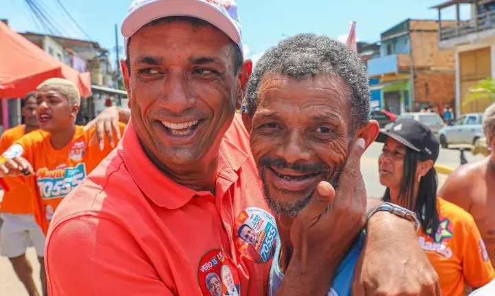 Marão reforça proximidade com moradores do Teotônio Vilela durante visita ao bairro