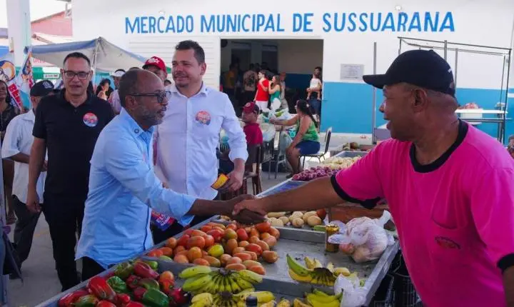 No Sudoeste baiano, Bebeto visita Tanhaçu e conversa com moradores e comerciantes