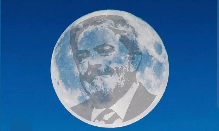 O BUMBUM E A LUA