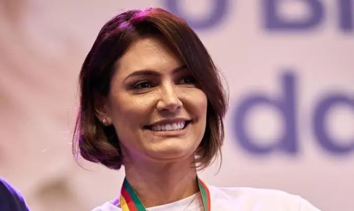Racha no PL: Após Atrito com Flávio, Michelle Bolsonaro Confirma Candidatura ao Senado pelo DF